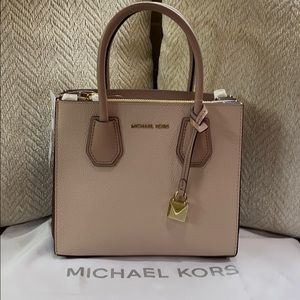 NWT Michael Kors Mercer MD Accordion Messenger Bag